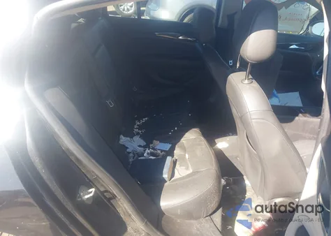 2018 Buick Regal Sportback Essence z USA, uszkodzony, nr VIN W04GP6SX5J1116226